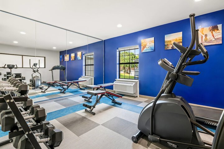 Comfort Inn & Suites River City Decatur