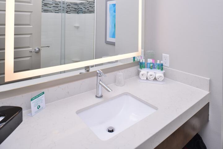 Holiday Inn Express & Suites Houston E - Pasadena by IHG