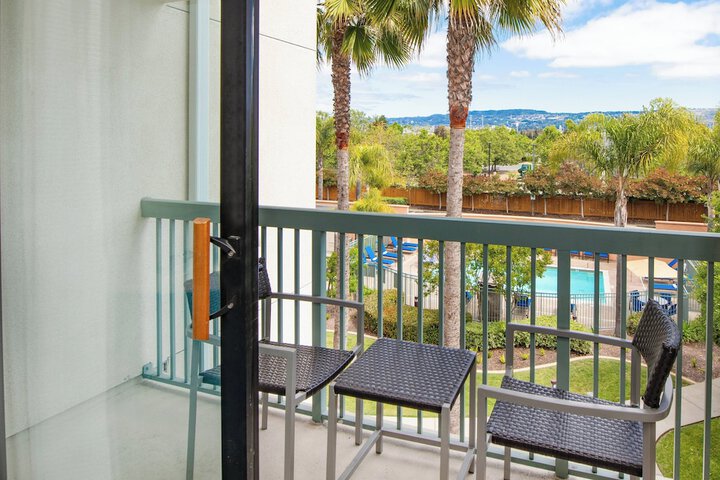 Courtyard by Marriott Oakland Airport