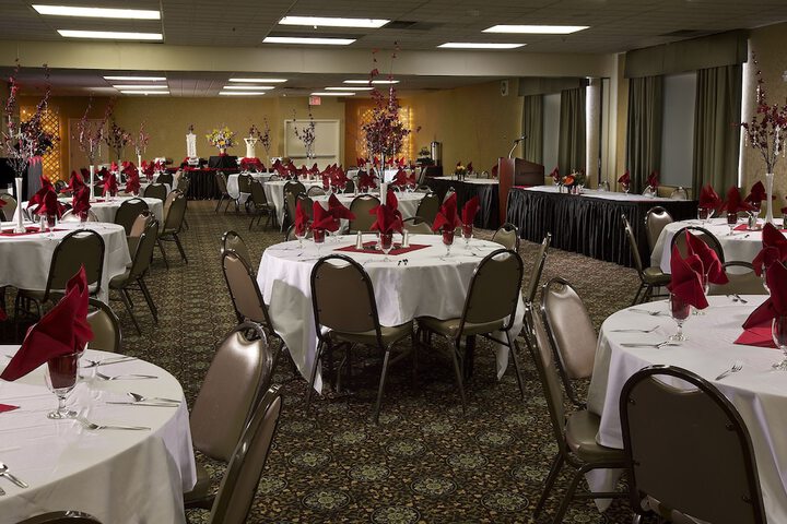 Ballroom/Hall 61 of 71