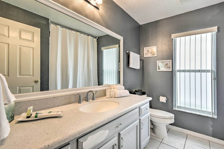 Apopka Single-story Home w / Private Lanai + Pool!