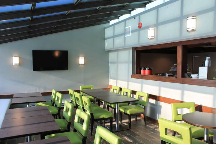 Wyndham Garden Fort Wayne