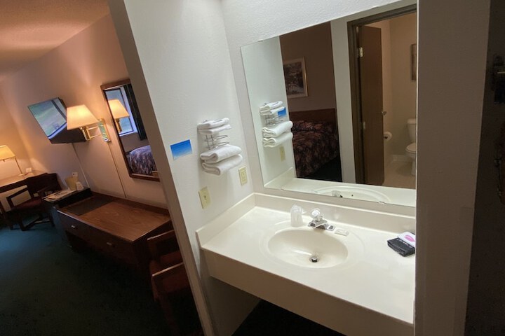 Room 35 of 54