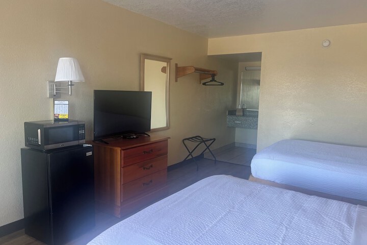 Room 75 of 91