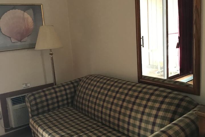 Room 8 of 30
