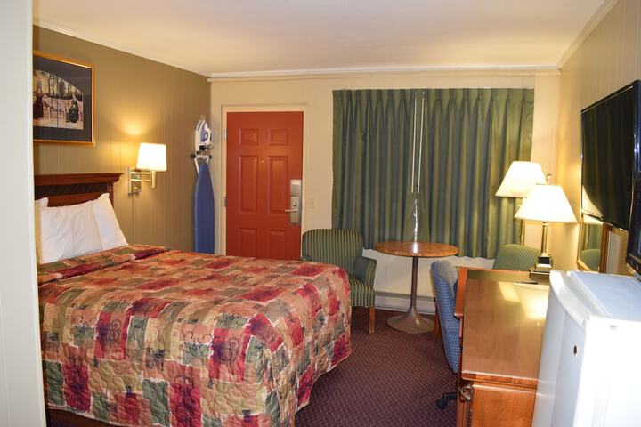 Room 5 of 19