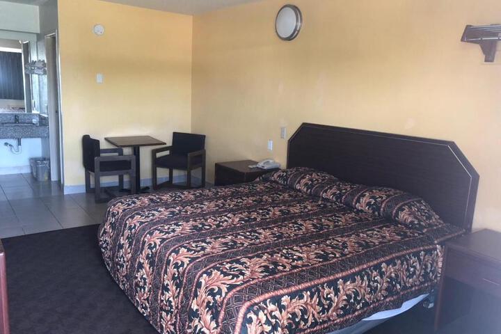 Lone Star Inn
