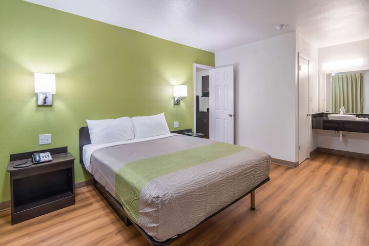 Room 52 of 55