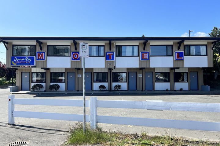 Departure Bay Motel