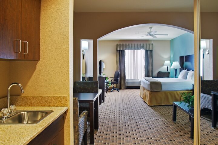 Room 13 of 29