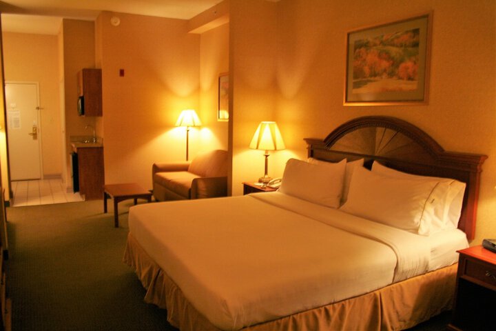 Room 7 of 37