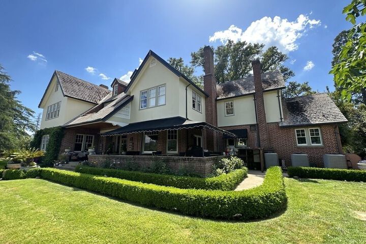 The Inn on Knowles Hill
