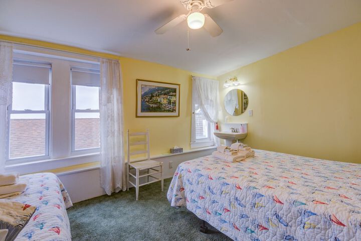 Room 11 of 22