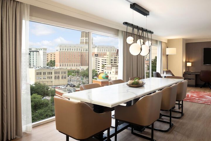 Hyatt Regency San Antonio Riverwalk