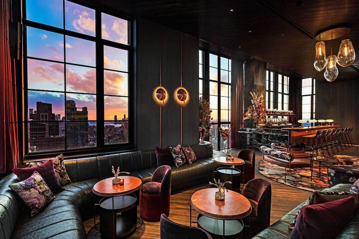 Lounge 58 of 68