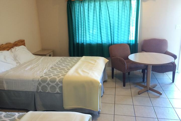 Room 9 of 40