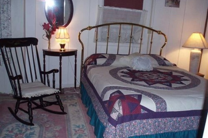 1768 COUNTRY INN