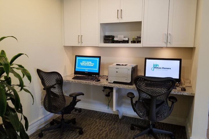 Business Center 34 of 36