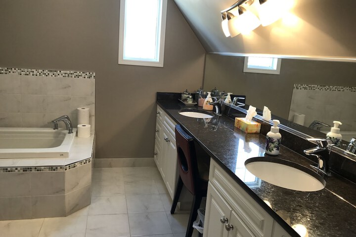 Room 12 of 35