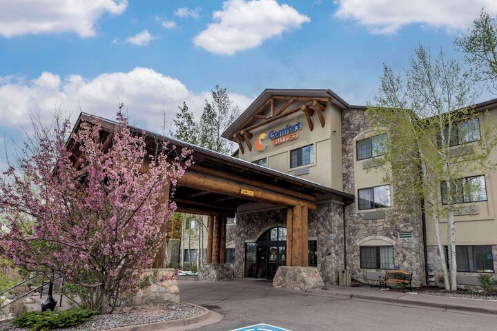 Hotel 5 of 50