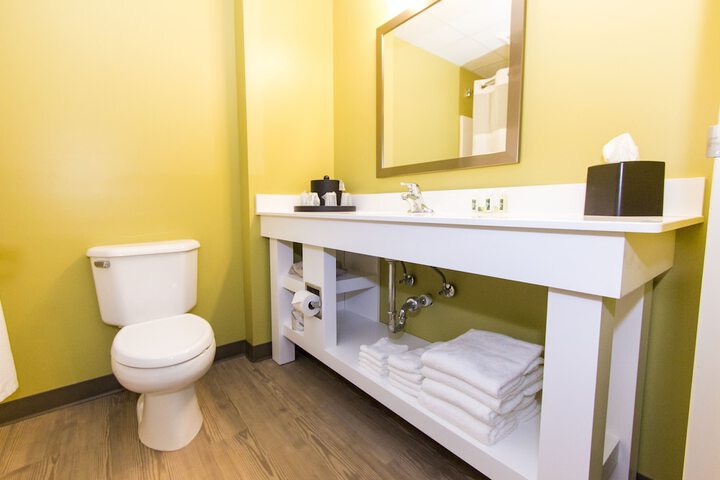 Cedar Points Express Hotel