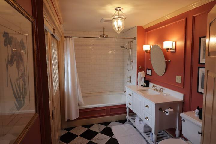 Room 13 of 144