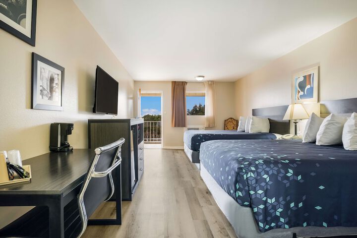 Room 14 of 25