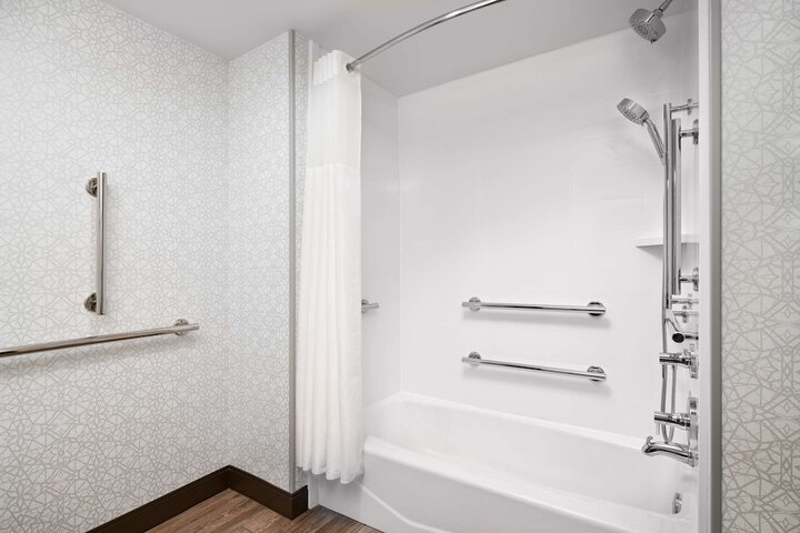 Room 14 of 33