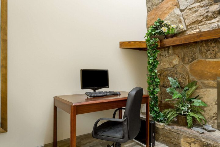 Business Center 20 of 20
