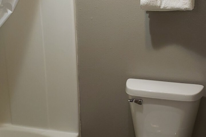Motel 6 Kewanee IL