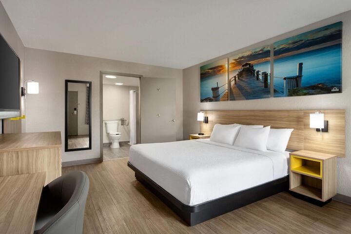 Days Inn by Wyndham Apopka / Orlando