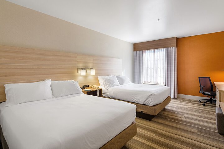 Room 14 of 36