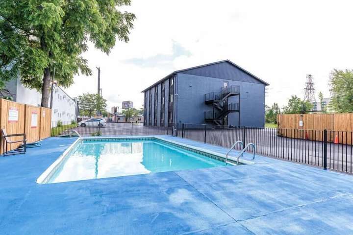 Pool 4 of 35
