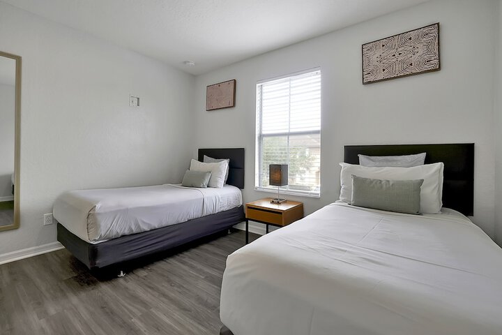 Regal Oaks Resort Vacation Townhomes by IDILIQ