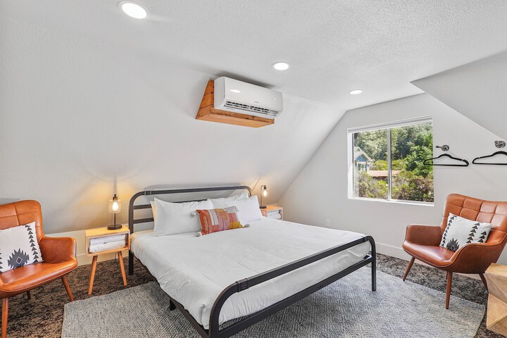 Basecamp Lodge