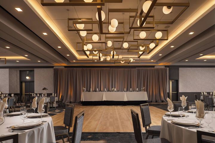 Hotel Distil Autograph Collection