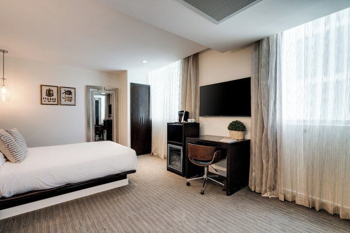 Room 27 of 95