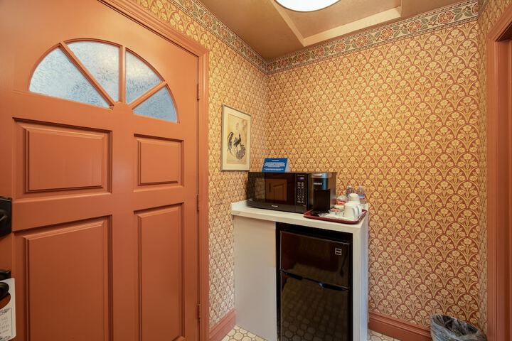 Room 19 of 50