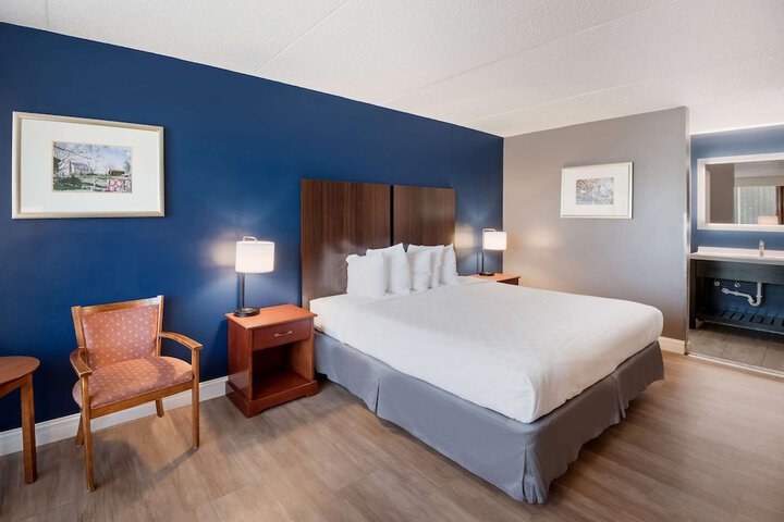 Room 34 of 43