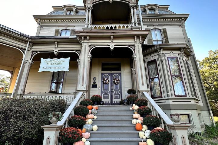 Garth Woodside Mansion B & B