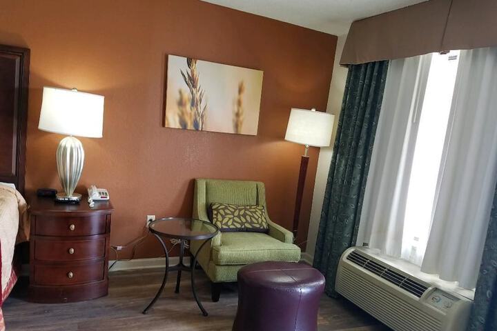 Room 32 of 42