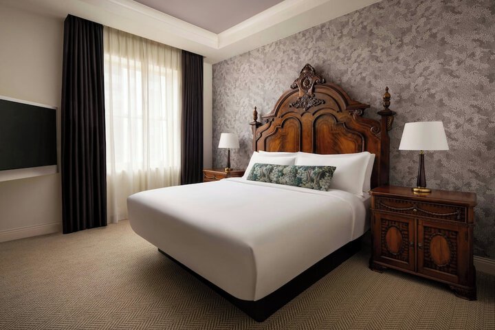 Davenport Hotel Autograph Collection
