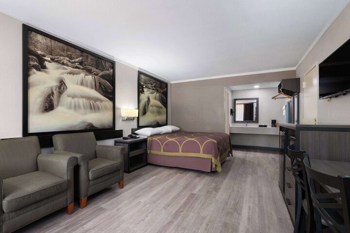 Room 15 of 44