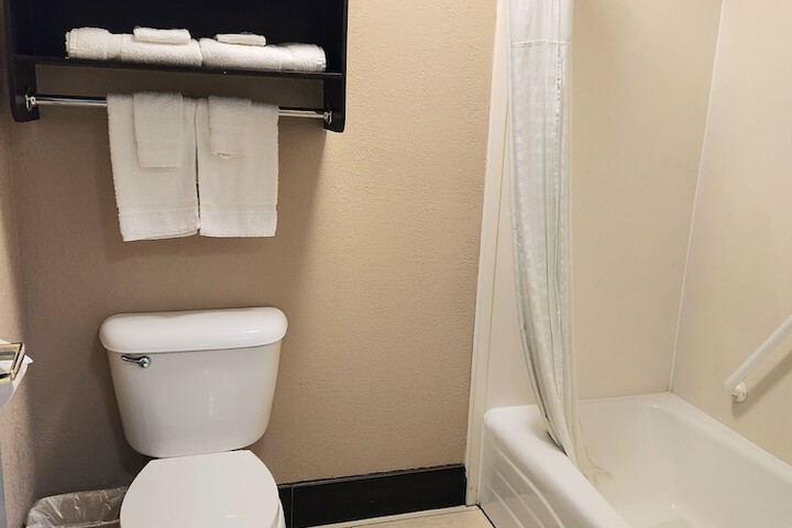 Room 7 of 27