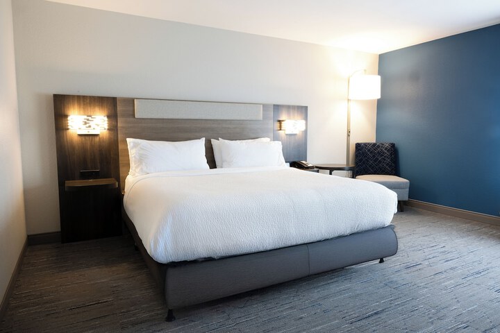 Holiday Inn Express & Suites Mansfield – Ontario by IHG