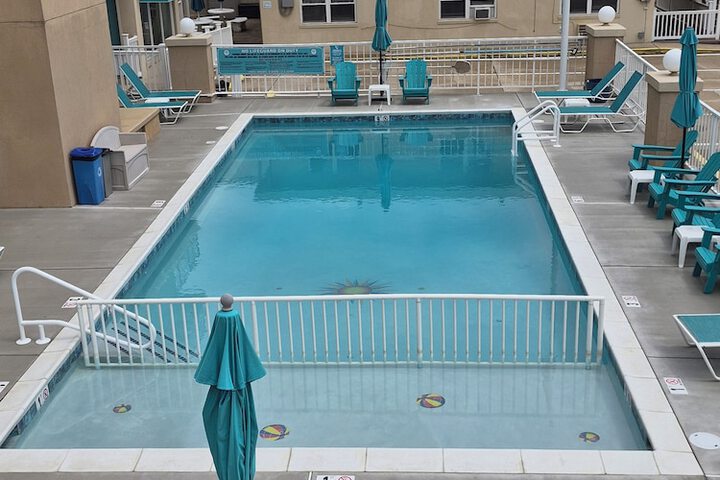 Aquarius Oceanfront Inn
