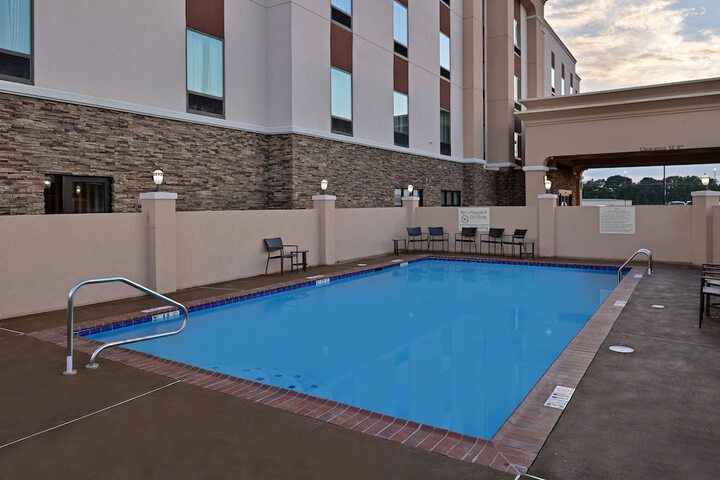 Pool 4 of 38