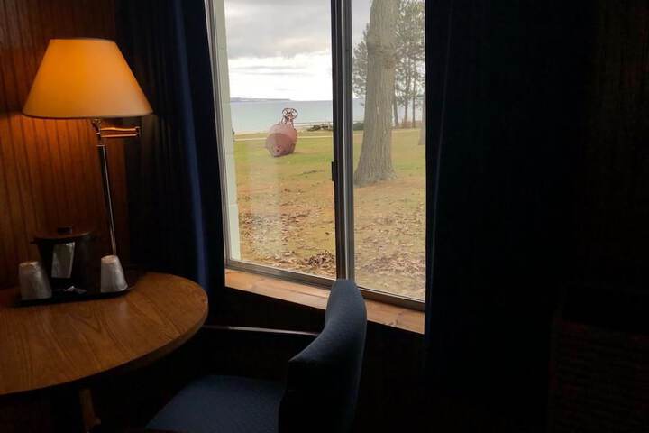 Room 33 of 53
