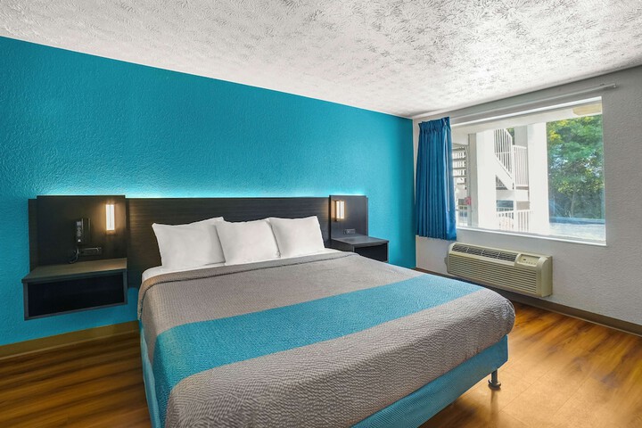 Room 20 of 28