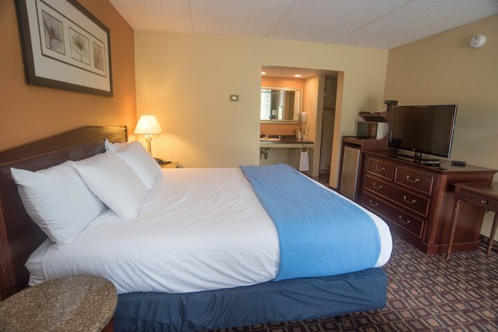 Room 5 of 37